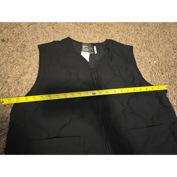 Quilted Black Vest W Pockets Original Use Men Size M Full Zip-Up Lightly Padded - Picture 3 of 6
